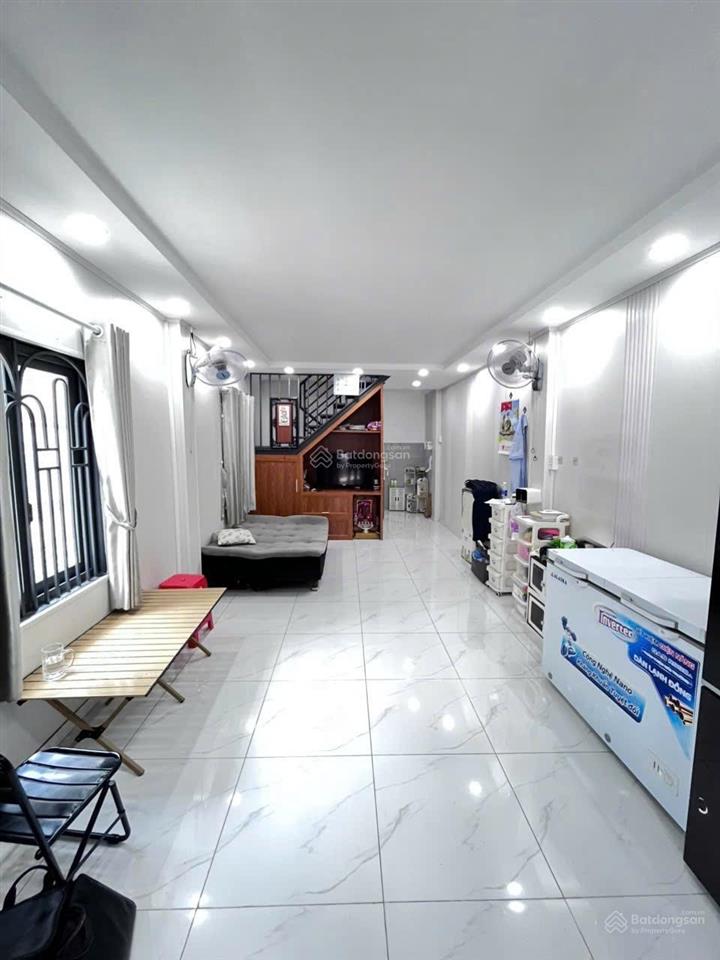 Bán nhà riêng căn góc hai mặt hẻm, ô tô đậu cửa. có cửa hông thông thoáng, mát mẻ, sổ hồng riêng