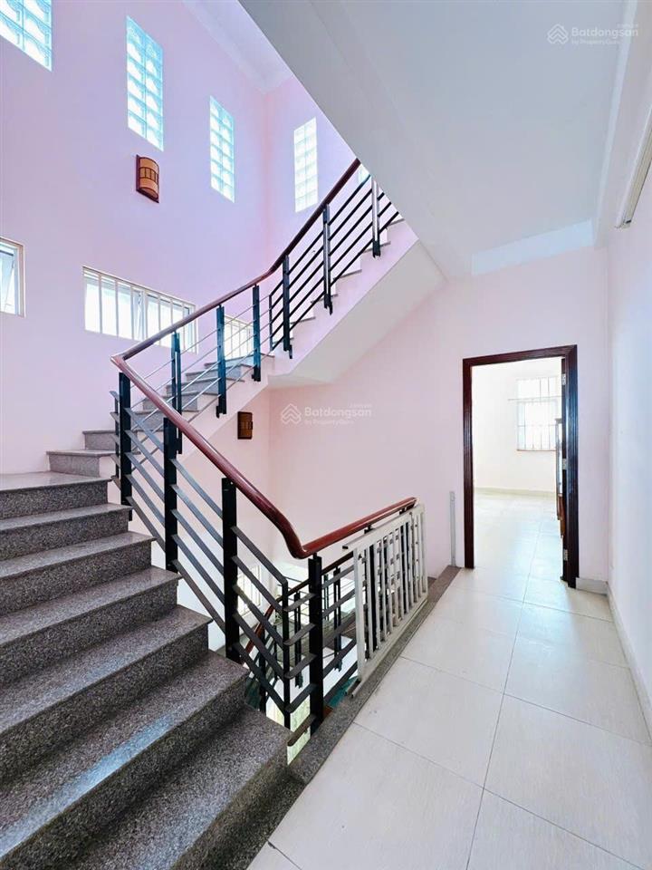 Bán nhà hẻm xe hơi phường bến thành, quận 1, lô góc 3 mặt thoáng, dt 100m2, thang máy