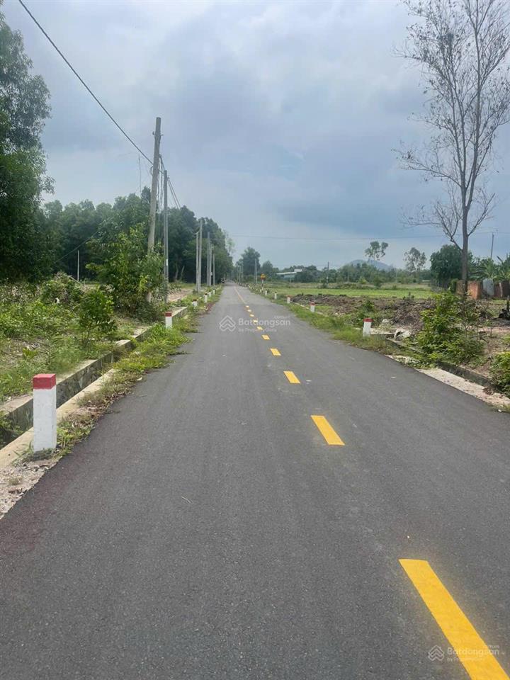 Bán lô đất 2 mặt tiền trước sau, gần hồ châu pha phù hợp làm nhà trọ cho thuê. giá 2,9 triệu/m²
