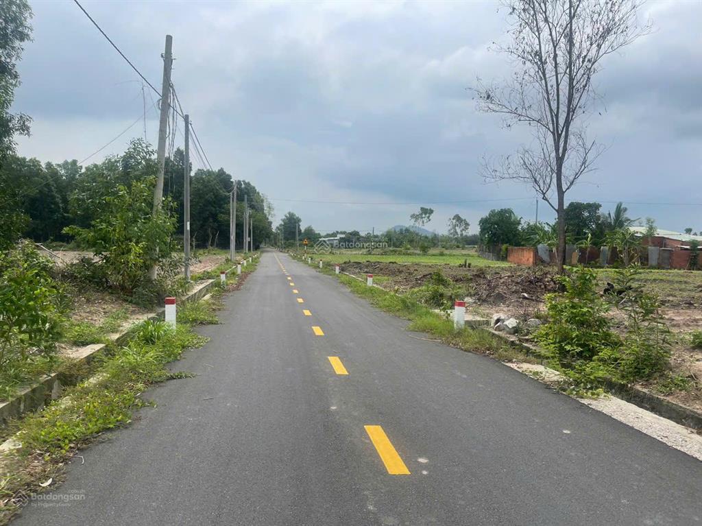 Bán lô đất 2 mặt tiền trước sau, gần hồ châu pha phù hợp làm nhà trọ cho thuê. giá 2,9 triệu/m²