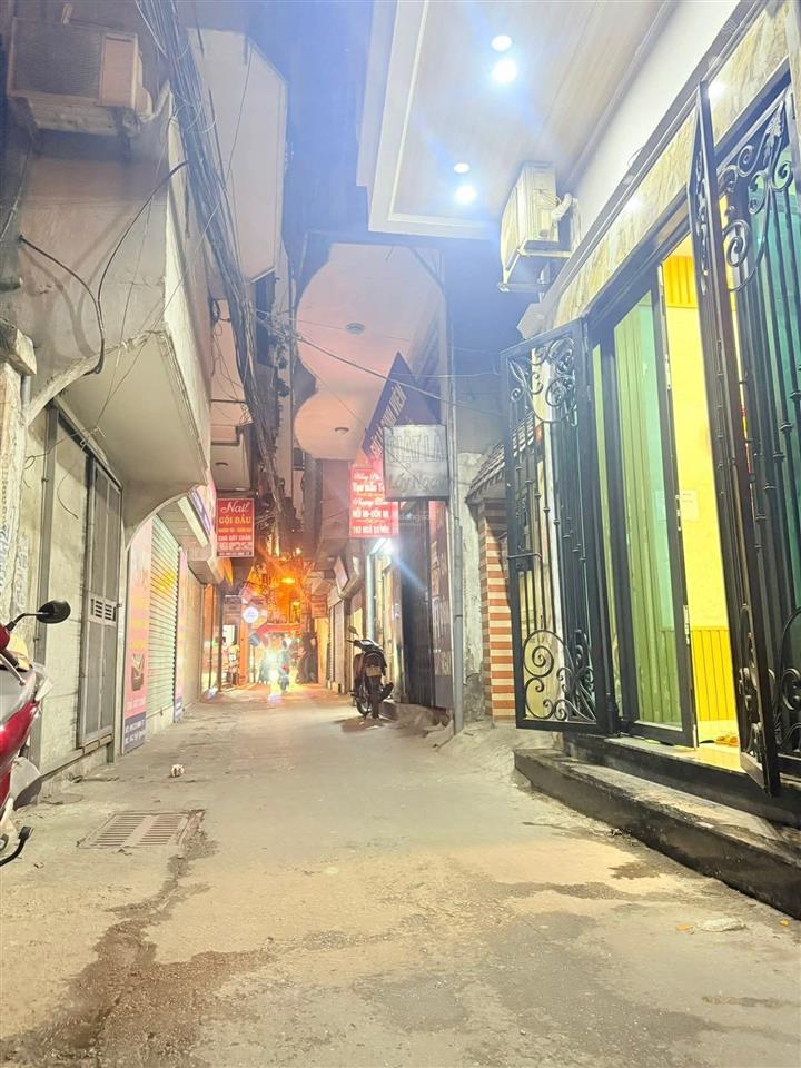 Bán nhà lạc long quân  tây hồ  30m2, 5 tầng  ô tô đỗ 30m  full nội thất  ở ngay