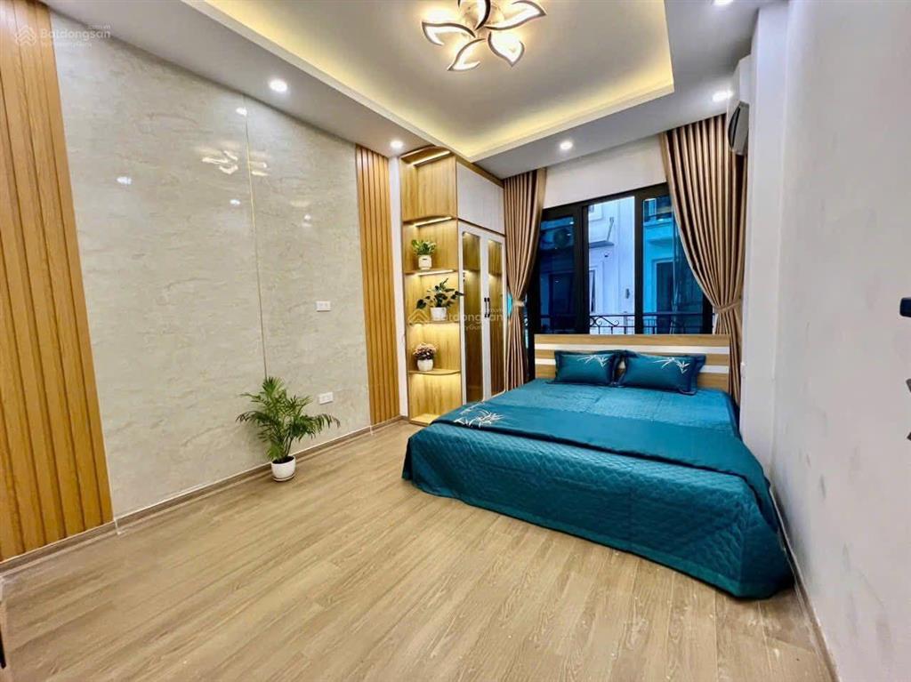Bán nhà lạc long quân  tây hồ  30m2, 5 tầng  ô tô đỗ 30m  full nội thất  ở ngay