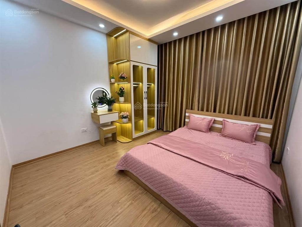 Bán nhà riêng tại lạc long quân, 7,05 tỷ, 28m², chính chủ giá siêu hời
