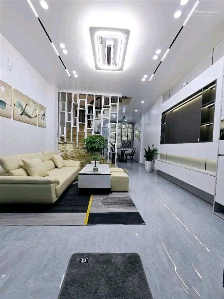 Bán nhà riêng tại lạc long quân, 7,05 tỷ, 28m², chính chủ giá siêu hời