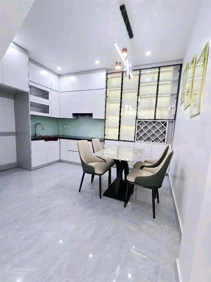 Bán nhà riêng tại lạc long quân, 7,05 tỷ, 28m², chính chủ giá siêu hời