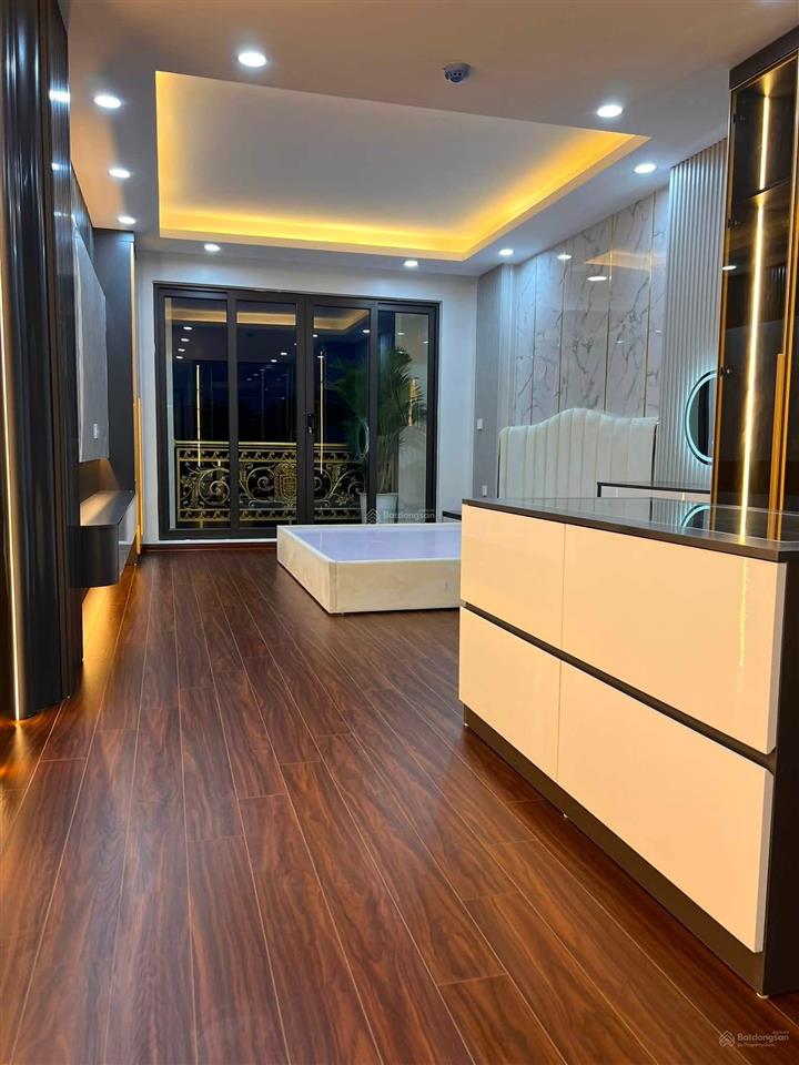 Cực thoáng, phân lô, vỉa hè, ô tô tránh hoàng quốc việt, cầu giấy 65m2, 6 tầng thang máy