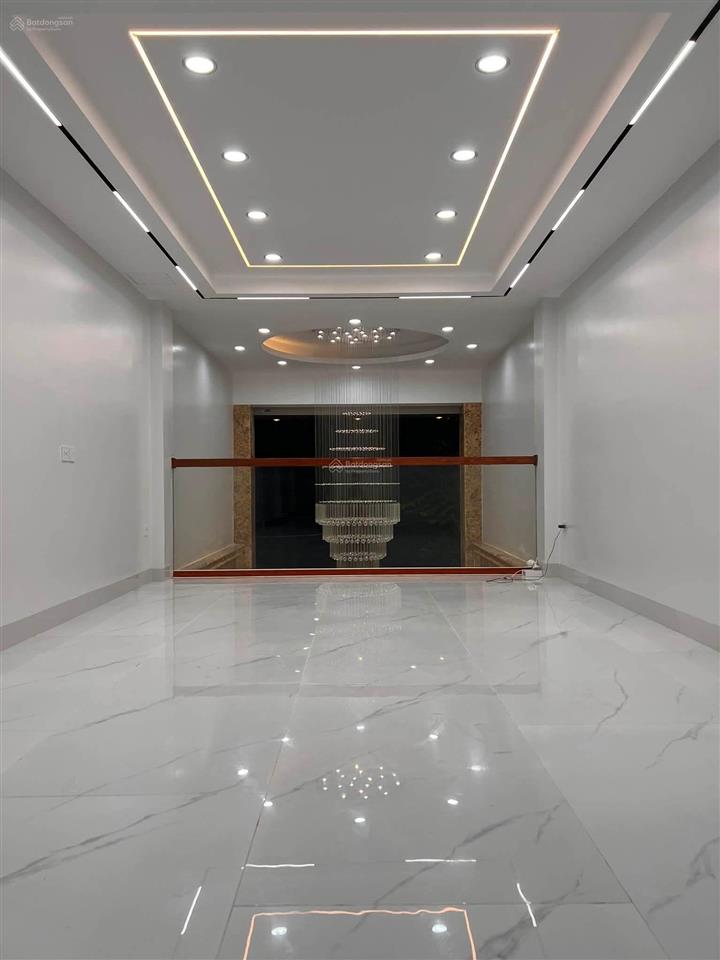 Cực thoáng, phân lô, vỉa hè, ô tô tránh hoàng quốc việt, cầu giấy 65m2, 6 tầng thang máy