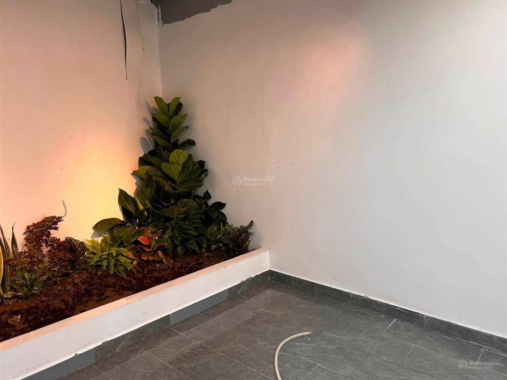 Cực thoáng, phân lô, vỉa hè, ô tô tránh hoàng quốc việt, cầu giấy 65m2, 6 tầng thang máy