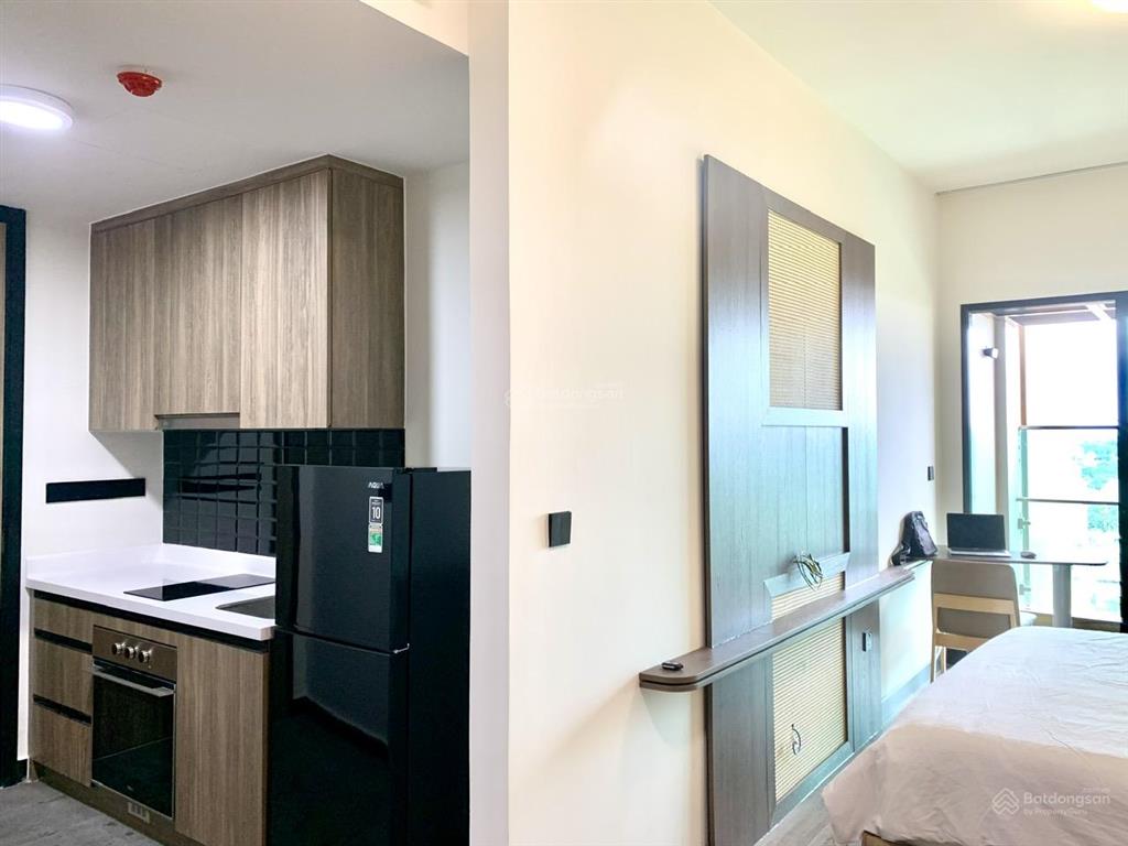 Thuê de la sol studio 38m2 ban công view sông sát bến vân đồn quận 4 tiện qua q1, q3  0775 924 ***