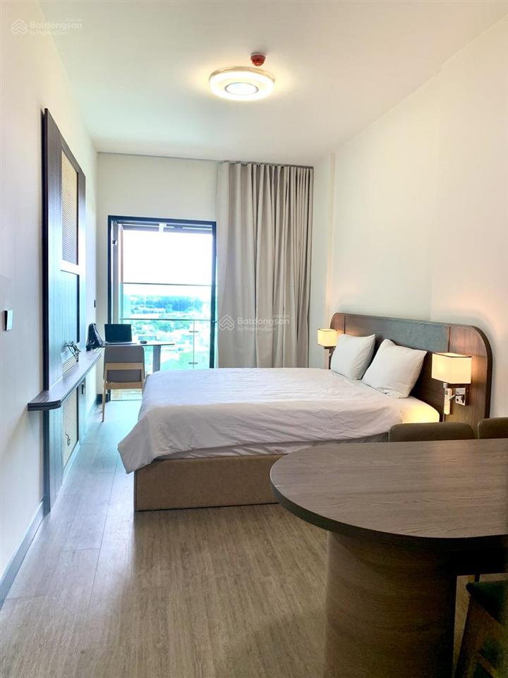 Thuê de la sol studio 38m2 ban công view sông sát bến vân đồn quận 4 tiện qua q1, q3  0775 924 ***
