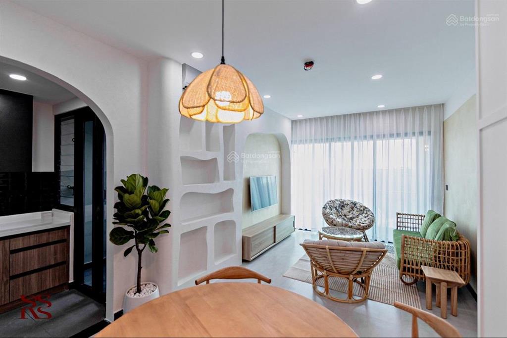 Thuê delasol 1pn 45m2 mới 100% view sông tone gỗ tinh tế bến vân đồn quận 4 sát q1 q3  0775 924 ***