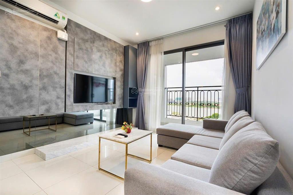 Thuê saigon royal 2pn 88m2 ban công view sông, cầu basol sát bến vân đồn quận 4 sát q1 077594600
