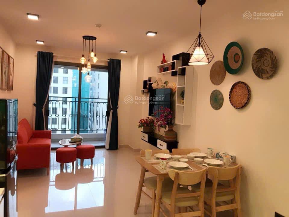 Thuê saigon royal 2pn 60m2 ban công view thoáng ngay bến vân đồn quận 4 sát q1 q3   0775 924 ***