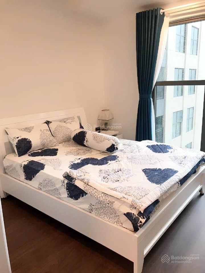 Thuê saigon royal 2pn 60m2 ban công view thoáng ngay bến vân đồn quận 4 sát q1 q3   0775 924 ***