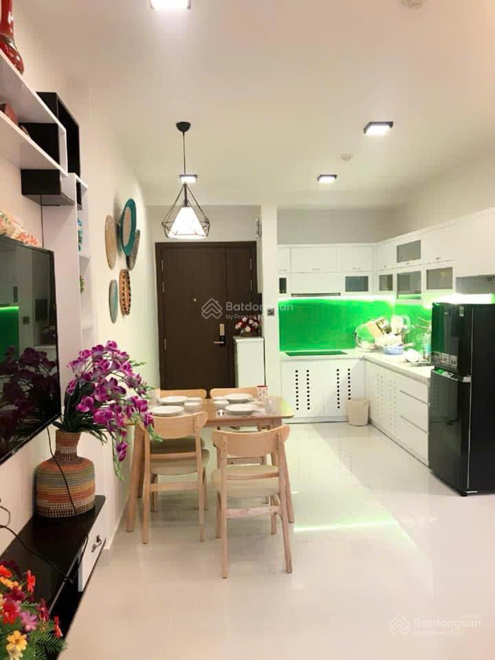 Thuê saigon royal 2pn 60m2 ban công view thoáng ngay bến vân đồn quận 4 sát q1 q3   0775 924 ***