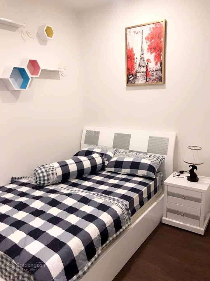 Thuê saigon royal 2pn 60m2 ban công view thoáng ngay bến vân đồn quận 4 sát q1 q3   0775 924 ***
