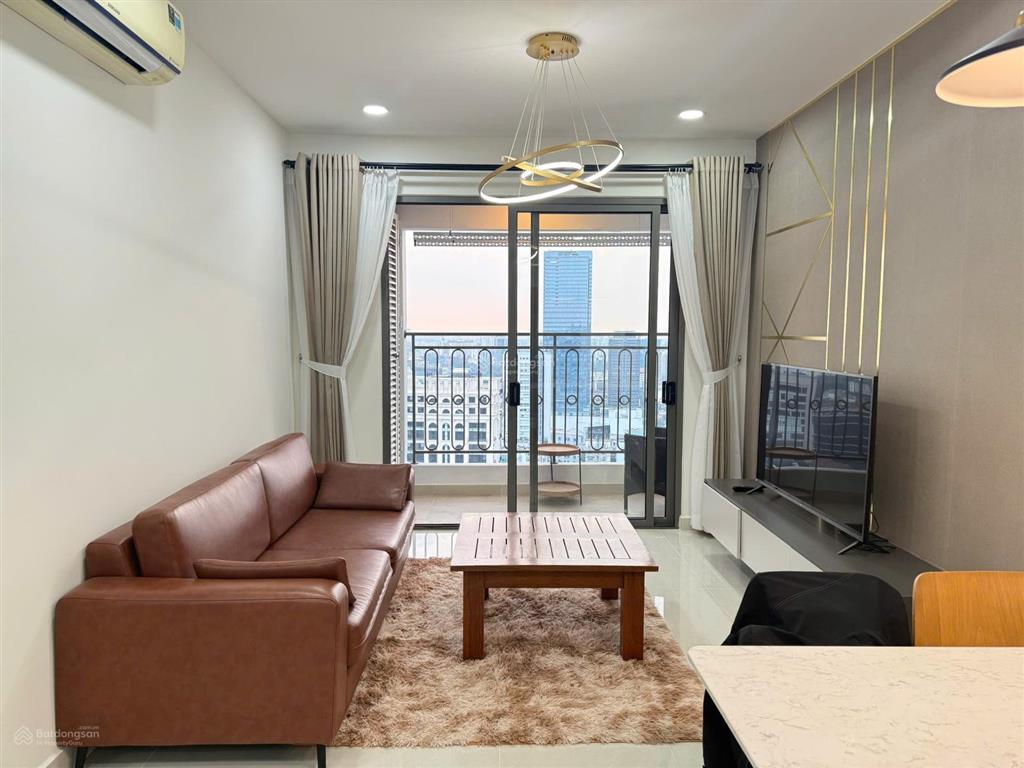 Thuê saigon royal 2pn 88m2 ban công view sông, cầu basol sát bến vân đồn quận 4 sát q1  077594600