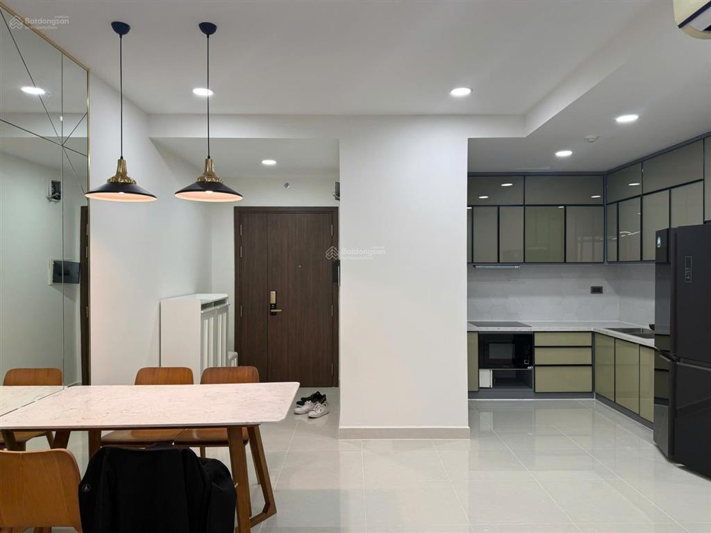 Thuê saigon royal 2pn 88m2 ban công view sông, cầu basol sát bến vân đồn quận 4 sát q1  077594600