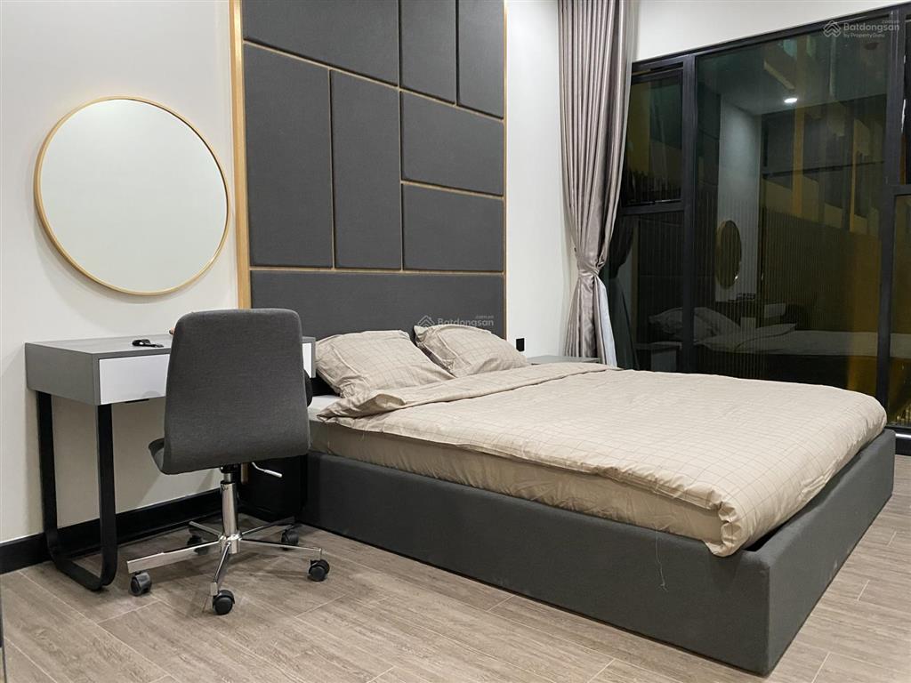 Thuê delasol 68m2 ban công view sông giá chỉ 19tr sát bên vân đồn quận 4 sát q1, q3  0775 924 ***