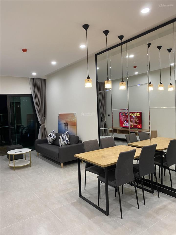Thuê delasol 68m2 ban công view sông giá chỉ 19tr sát bên vân đồn quận 4 sát q1, q3  0775 924 ***