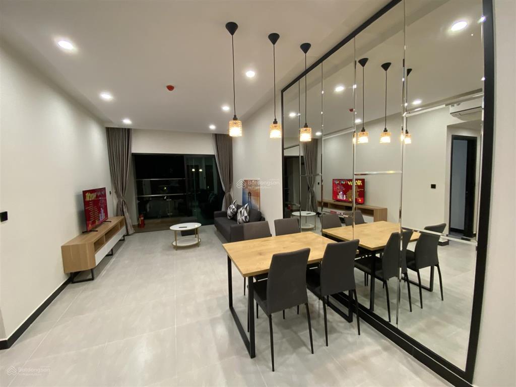 Thuê delasol 68m2 ban công view sông giá chỉ 19tr sát bên vân đồn quận 4 sát q1, q3  0775 924 ***
