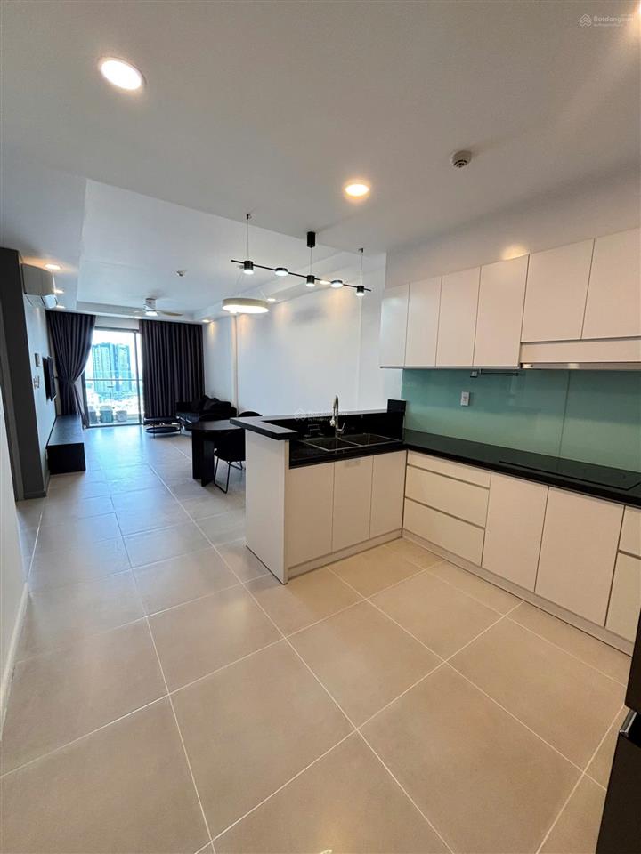 Thuê 2pn 2wc 92m2 view landmark thiết kế tối giản tôn đen tinh tếbến vân đồn quận 4  0775 924 ***