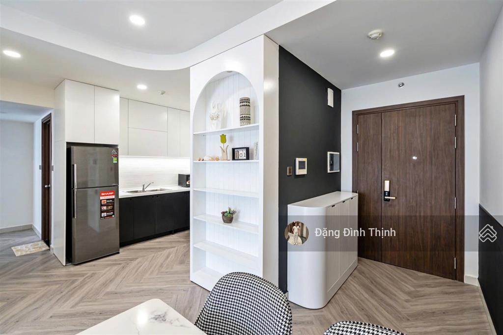 Thuê saigon royal 2pn 88m² ban công view sông, cầu móng sát bến vân đồn quận 4 sát q1  077594600