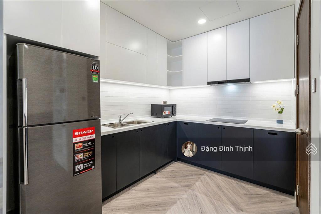 Thuê saigon royal 2pn 88m² ban công view sông, cầu móng sát bến vân đồn quận 4 sát q1  077594600