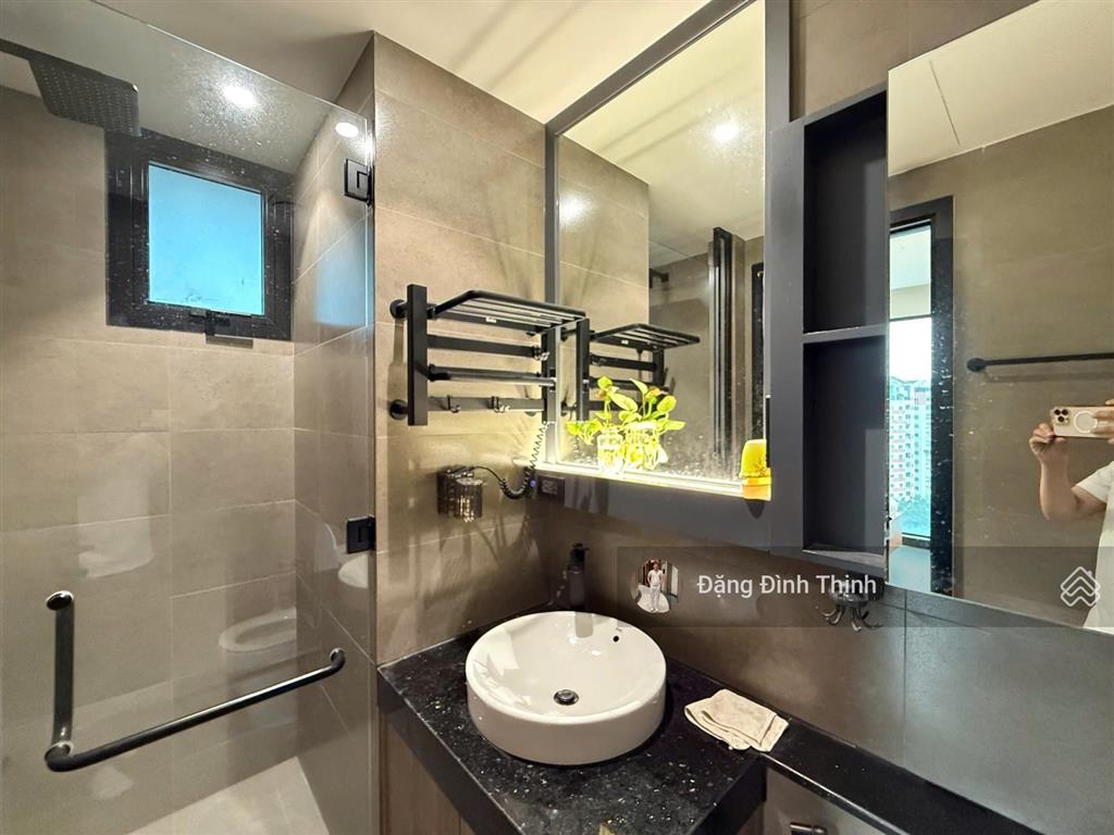 Thuê 2pn2wc 74m2 ban công view sông mới 100% nt cao cấpbến vân đồn quận 4 sát q1 q3  0775 924 ***