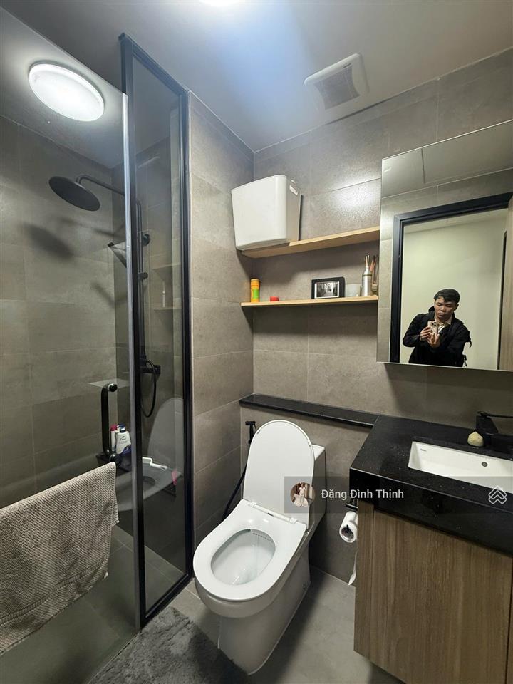 Thuê 2pn2wc 84m2 ban công view sông mới 100% nt cao cấpbến vân đồn quận 4 sát q1 q3  0775 924 ***