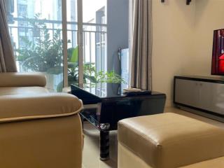 Thuê ngay galaxy 9 2pn 60m2 chỉ 13.5tr ban công view thoáng bến vân đồn quận 4 sát q1  0775 924 ***