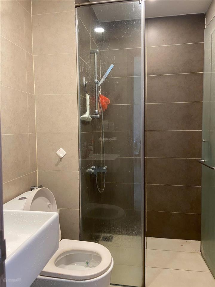 Thuê ngay galaxy 9 2pn 60m2 chỉ 13.5tr ban công view thoáng bến vân đồn quận 4 sát q1  0775 924 ***