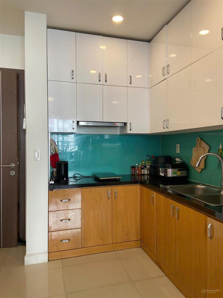 Thuê ngay galaxy 9 2pn 60m2 chỉ 13.5tr ban công view thoáng bến vân đồn quận 4 sát q1  0775 924 ***