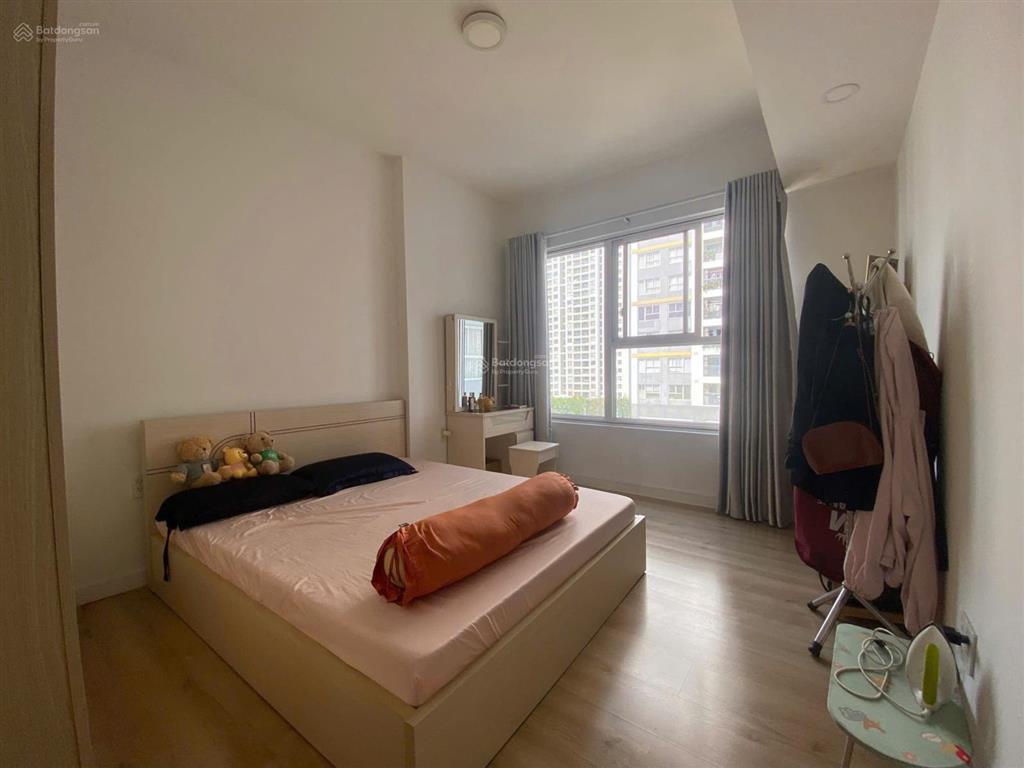 Thuê ngay galaxy 9 2pn 60m2 chỉ 13.5tr ban công view thoáng bến vân đồn quận 4 sát q1  0775 924 ***