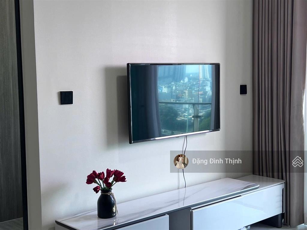 Thuê delasol 2pn2wc 81m2 ban công view thoáng lầu cao  bến vân đồn quận 4 sát q1 q3  0775 924 ***