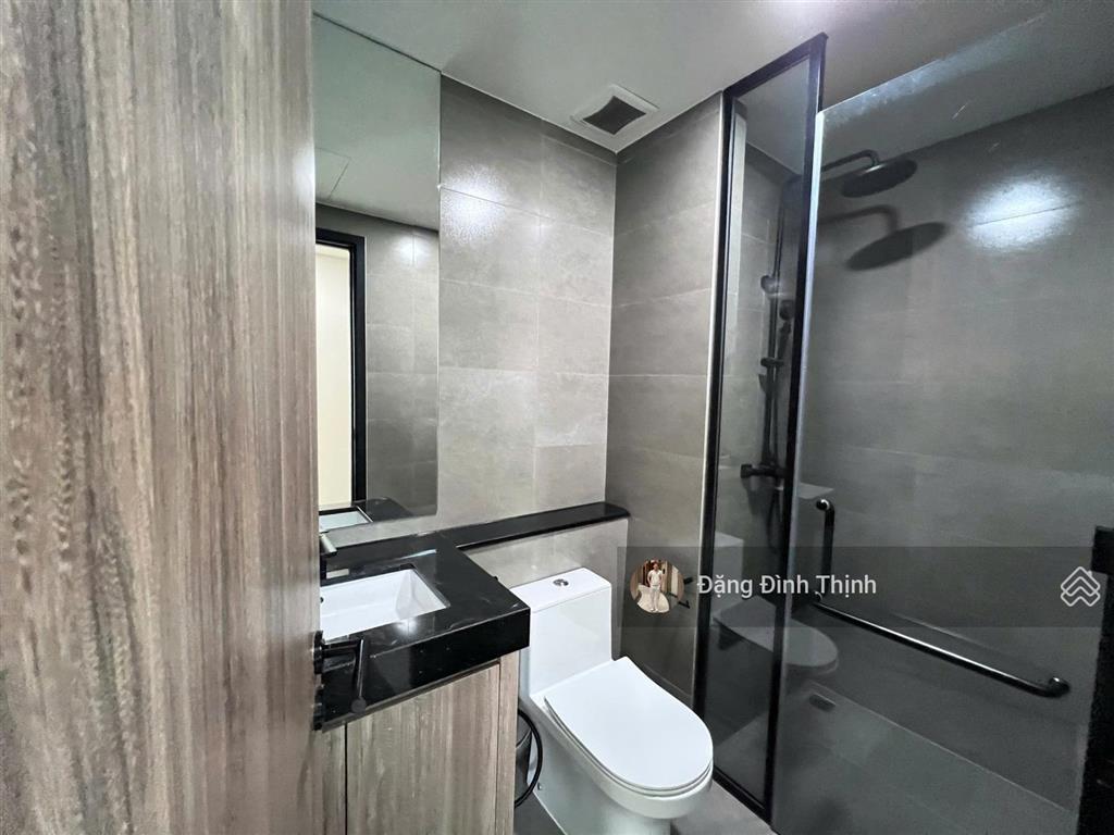 Thuê delasol 2pn2wc 81m2 ban công view thoáng lầu cao  bến vân đồn quận 4 sát q1 q3  0775 924 ***