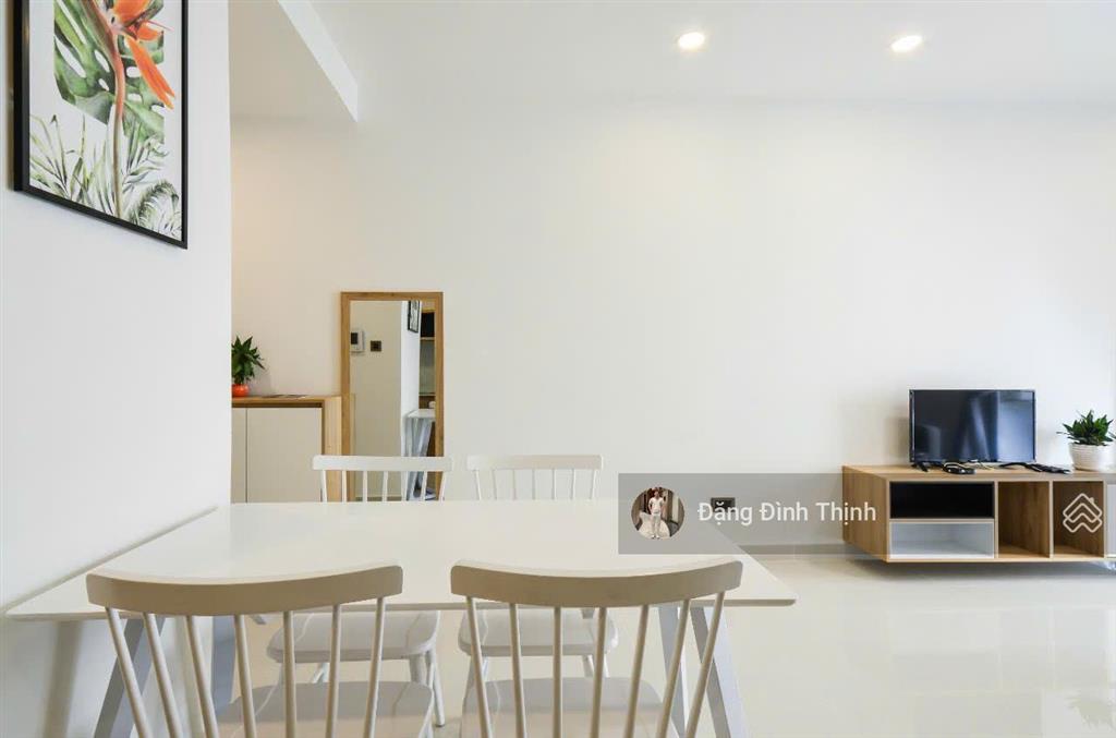 Chốt! cho thuê gấp saigon royal 2pn2wc 83m2 chỉ 24 triệu, căn đẹp mới  xem nhà ngay  0775 924 ***