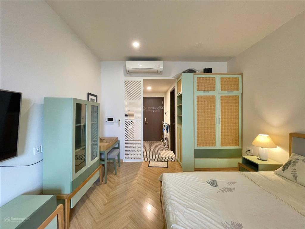 Cho thuê căn studio tresor 40m2 nội thất gỗ cao cấp view sông ngay q4 chỉ 16tr.  harry 0775 924 ***