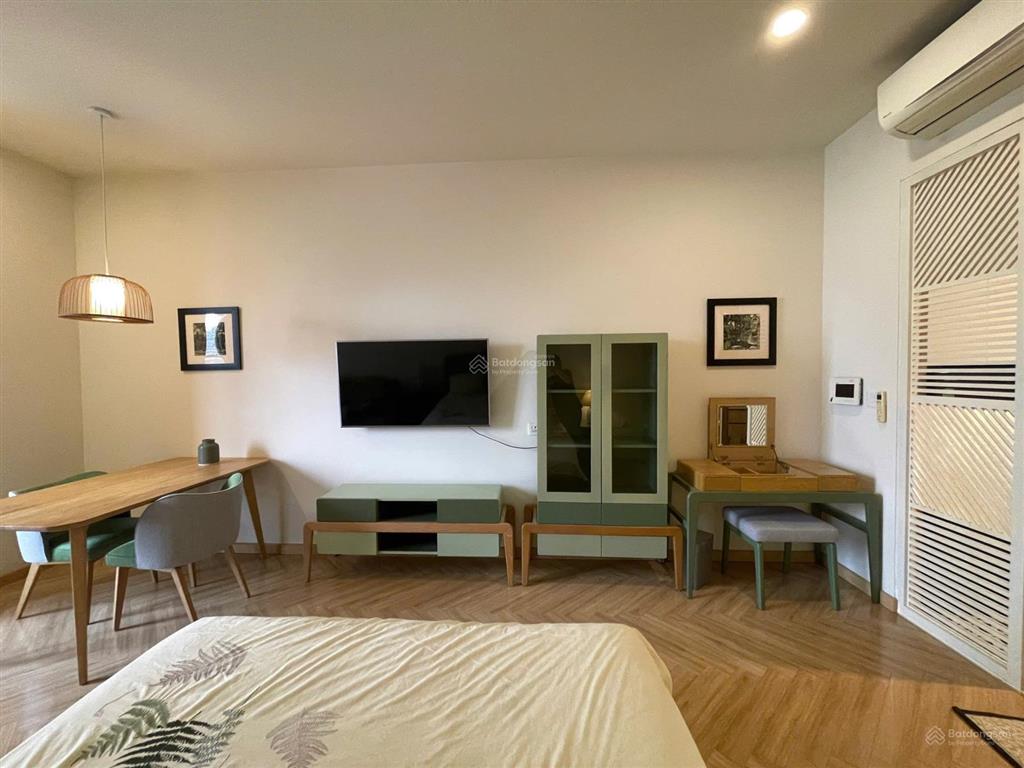Cho thuê căn studio tresor 40m2 nội thất gỗ cao cấp view sông ngay q4 chỉ 16tr.  harry 0775 924 ***