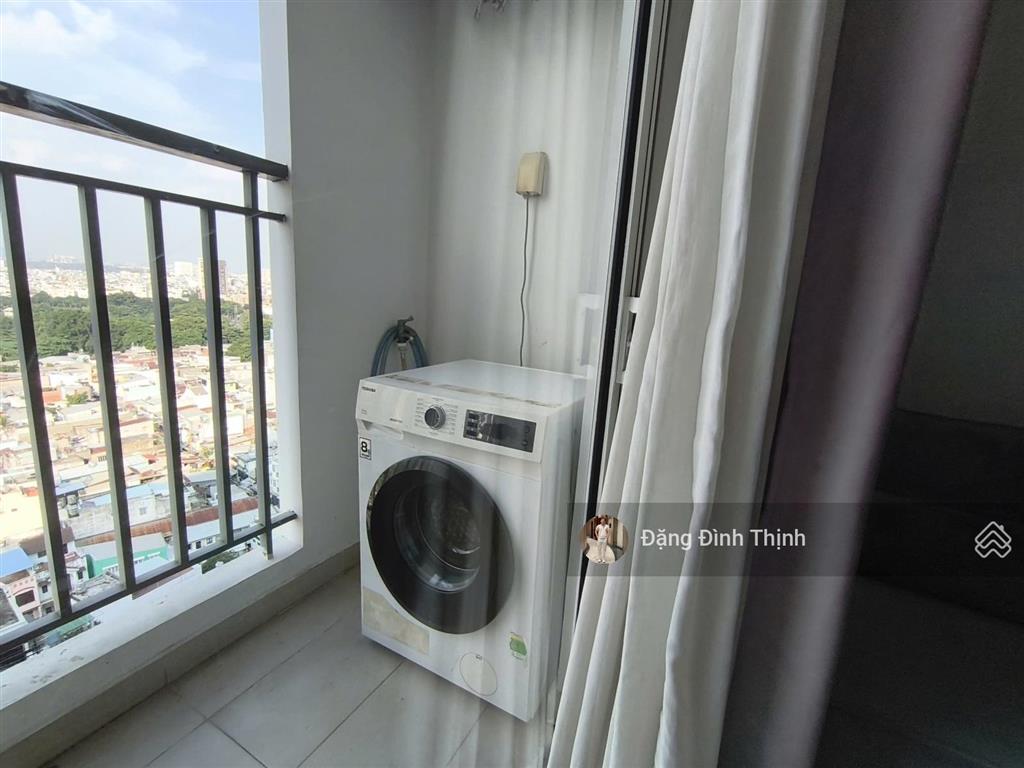 Cho thuê căn galaxy 9 2pn 2wc 75m ban công view sông thoáng lầu cao quận 4 sát q1 q3 giá chỉ 15,5tr