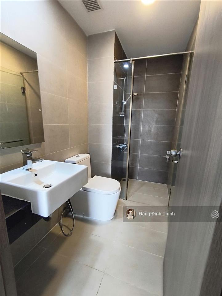 Cho thuê căn galaxy 9 2pn 2wc 75m ban công view sông thoáng lầu cao quận 4 sát q1 q3 giá chỉ 15,5tr