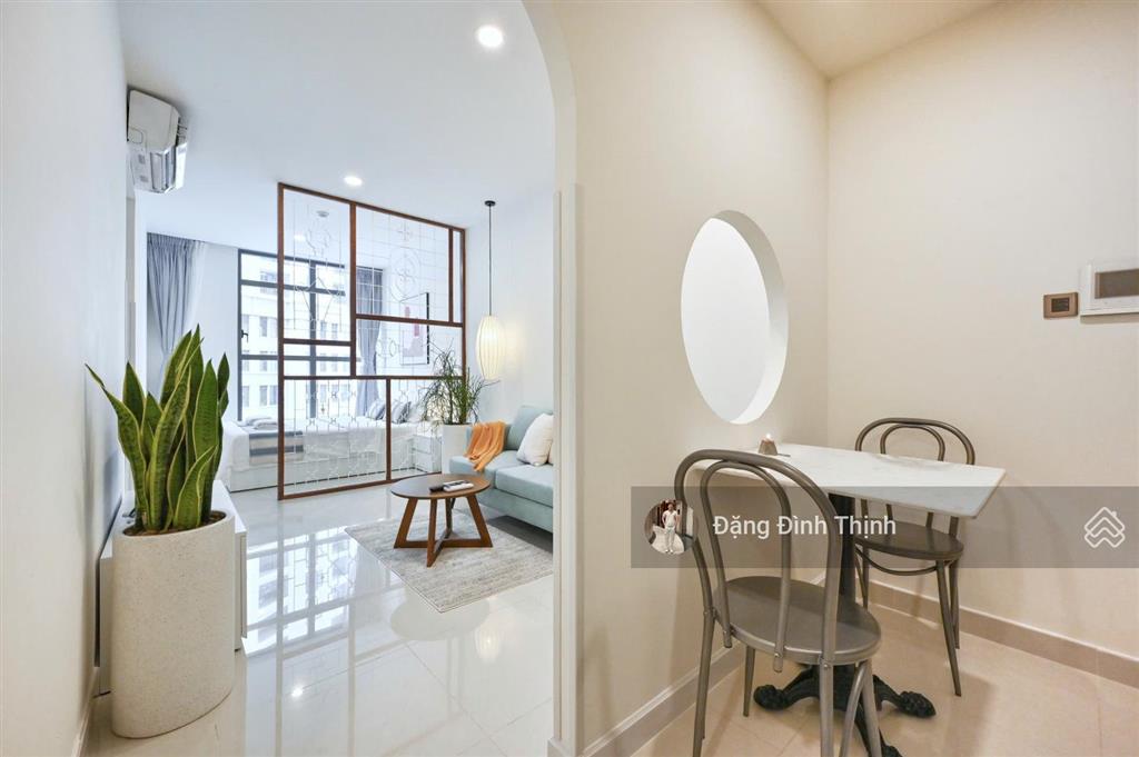 Saigon royal  cho thuê studio 45m2 ban công view pháo hoa thoáng full nội thất giá chỉ 19tr/tháng