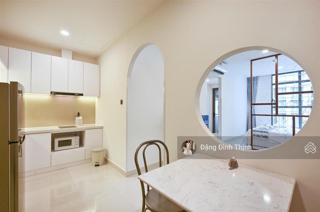 Saigon royal  cho thuê studio 45m2 ban công view pháo hoa thoáng full nội thất giá chỉ 19tr/tháng