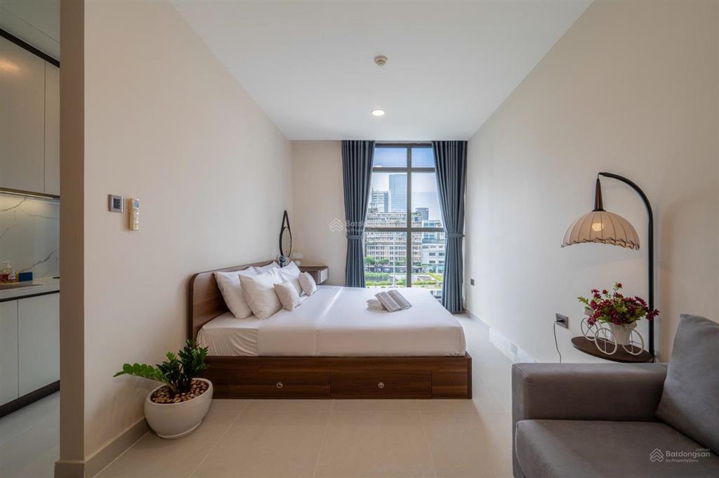 Trống! thuê 1pn saigon royal 43m2 ban công view thoáng ngay bến vân đồn quận 4 sát q1  0775 924 ***