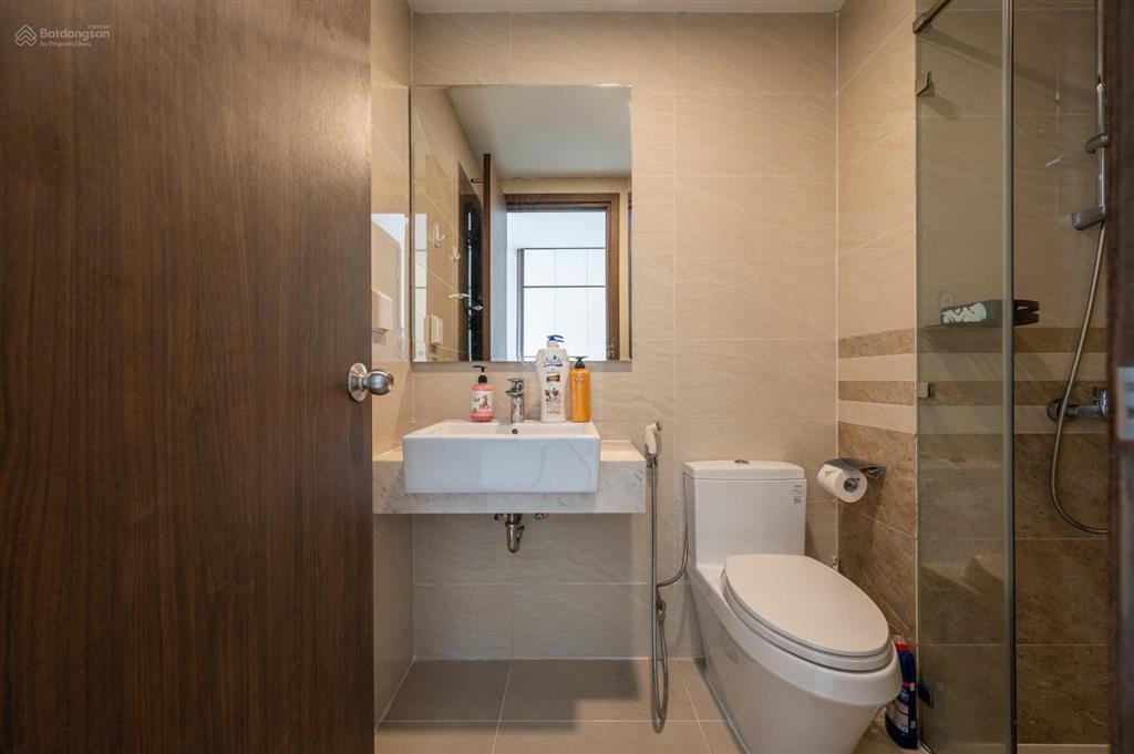 Trống! thuê 1pn saigon royal 43m2 ban công view thoáng ngay bến vân đồn quận 4 sát q1  0775 924 ***