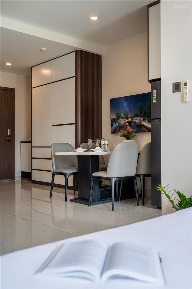 Trống! thuê 1pn saigon royal 43m2 ban công view thoáng ngay bến vân đồn quận 4 sát q1  0775 924 ***
