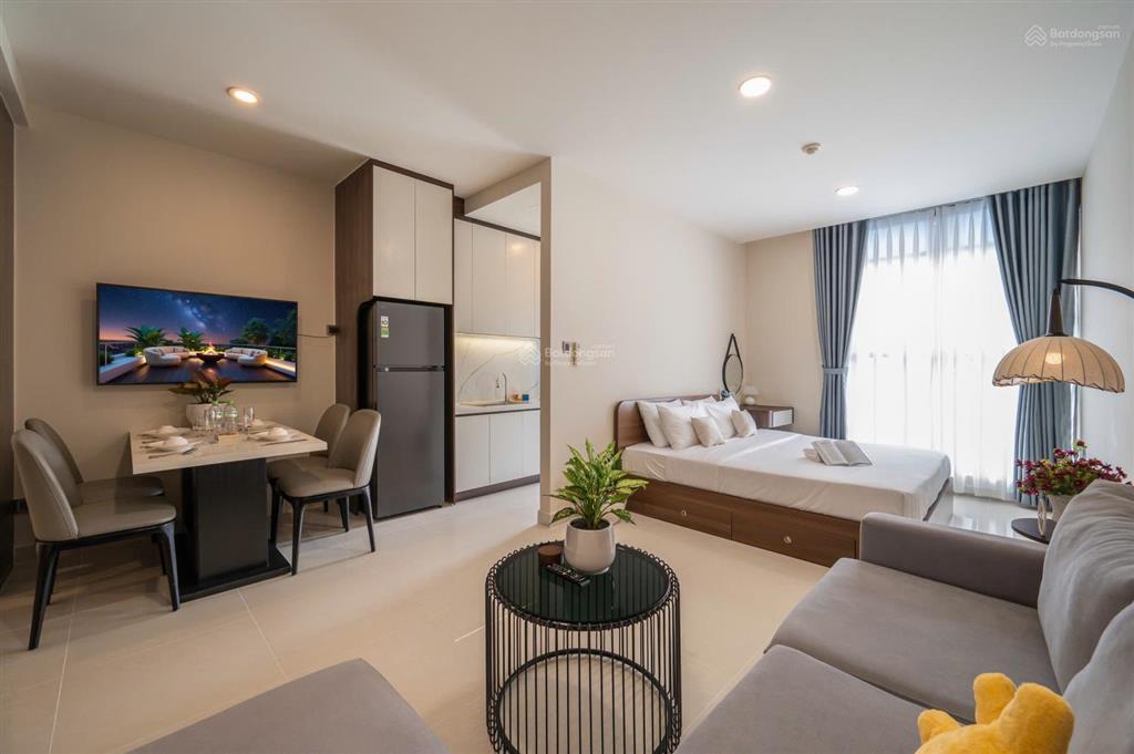 Trống! thuê 1pn saigon royal 43m2 ban công view thoáng ngay bến vân đồn quận 4 sát q1  0775 924 ***
