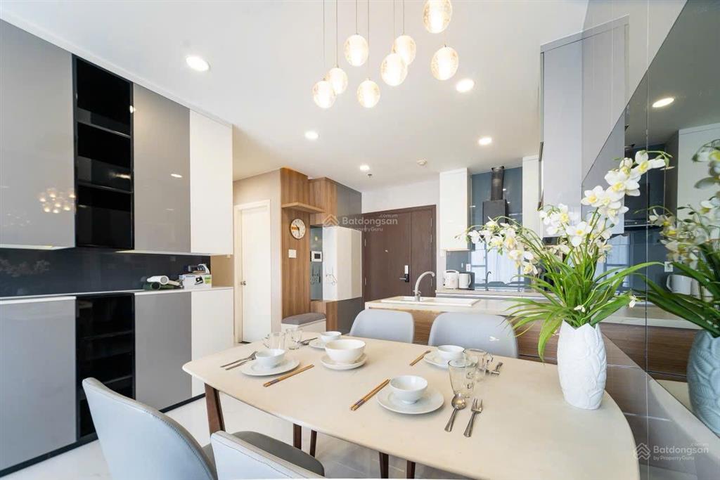 Cho thuê ngắn hạn theo nhu cầu river gate 2pn 75m2 q4 sát q1 view bitexco landmark 81  0775 924 ***