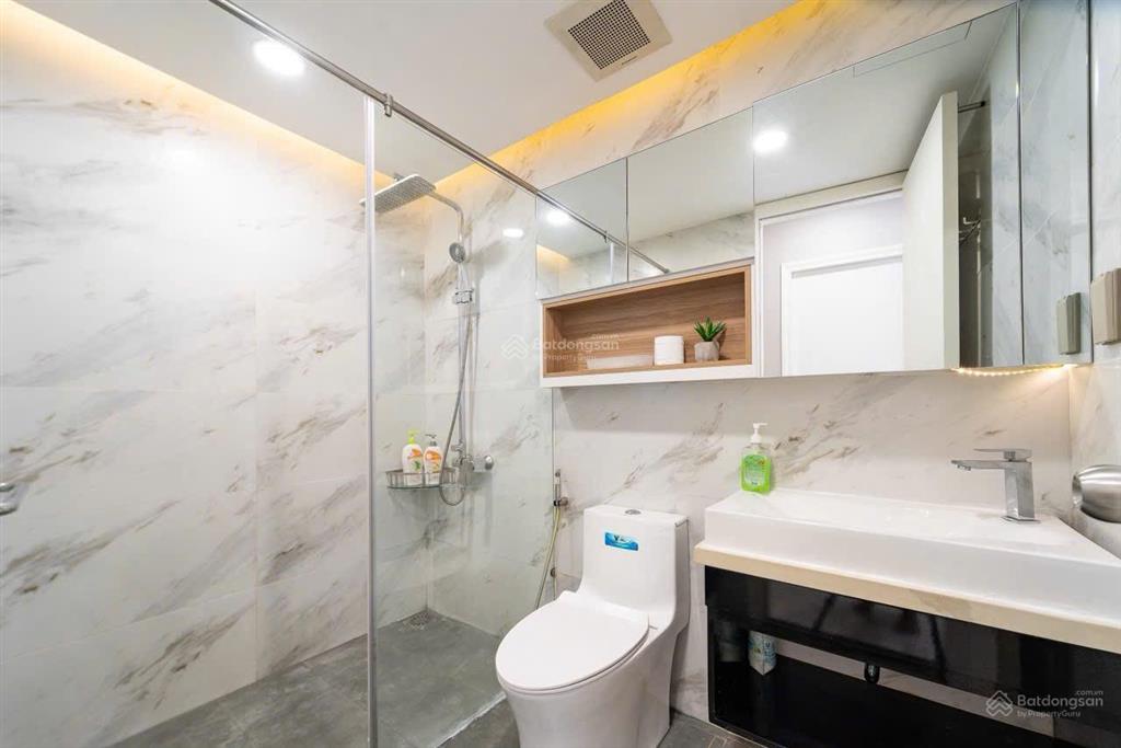 Cho thuê ngắn hạn theo nhu cầu river gate 2pn 75m2 q4 sát q1 view bitexco landmark 81  0775 924 ***