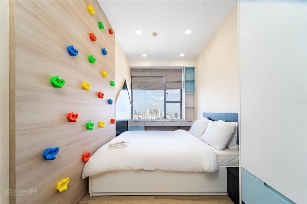 Cho thuê ngắn hạn theo nhu cầu river gate 2pn 75m2 q4 sát q1 view bitexco landmark 81  0775 924 ***